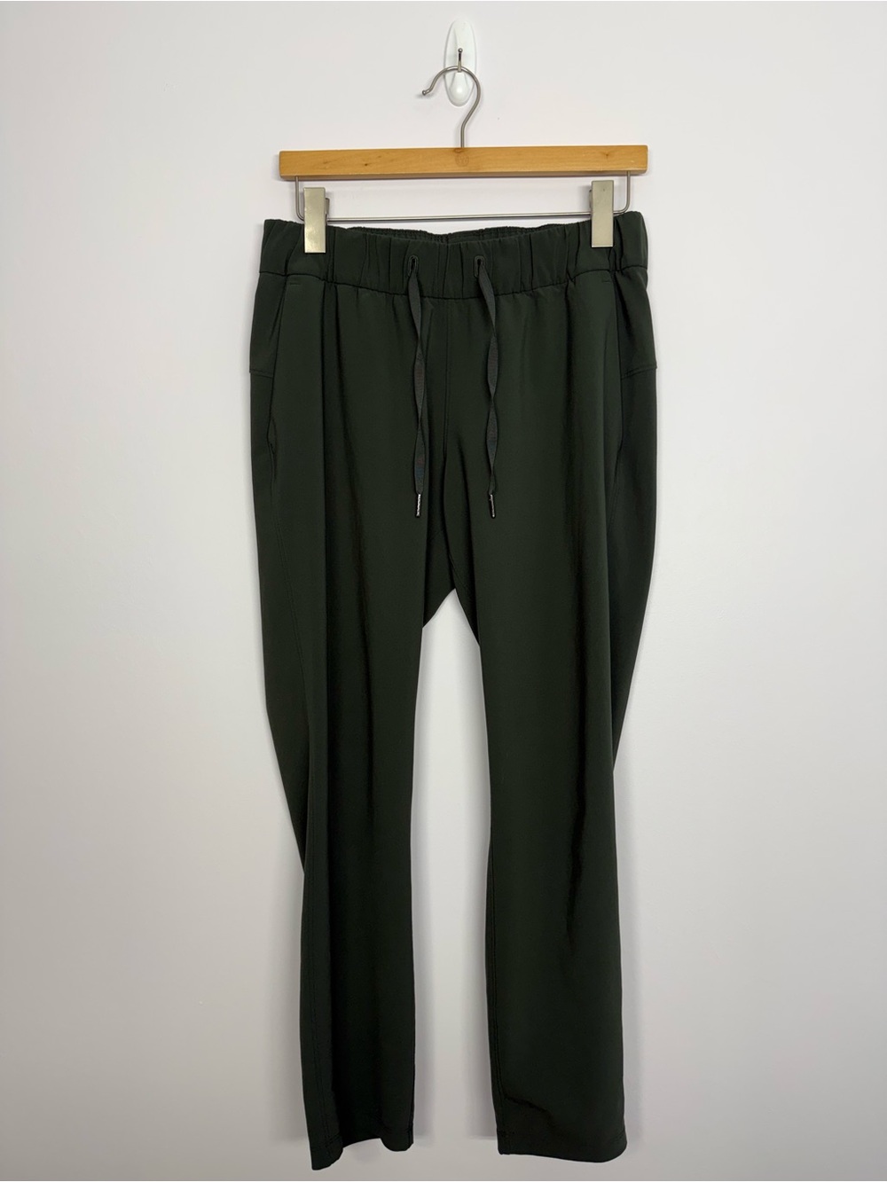 Lululemon On The Fly Pant *Woven 28" Evergreen Size 6